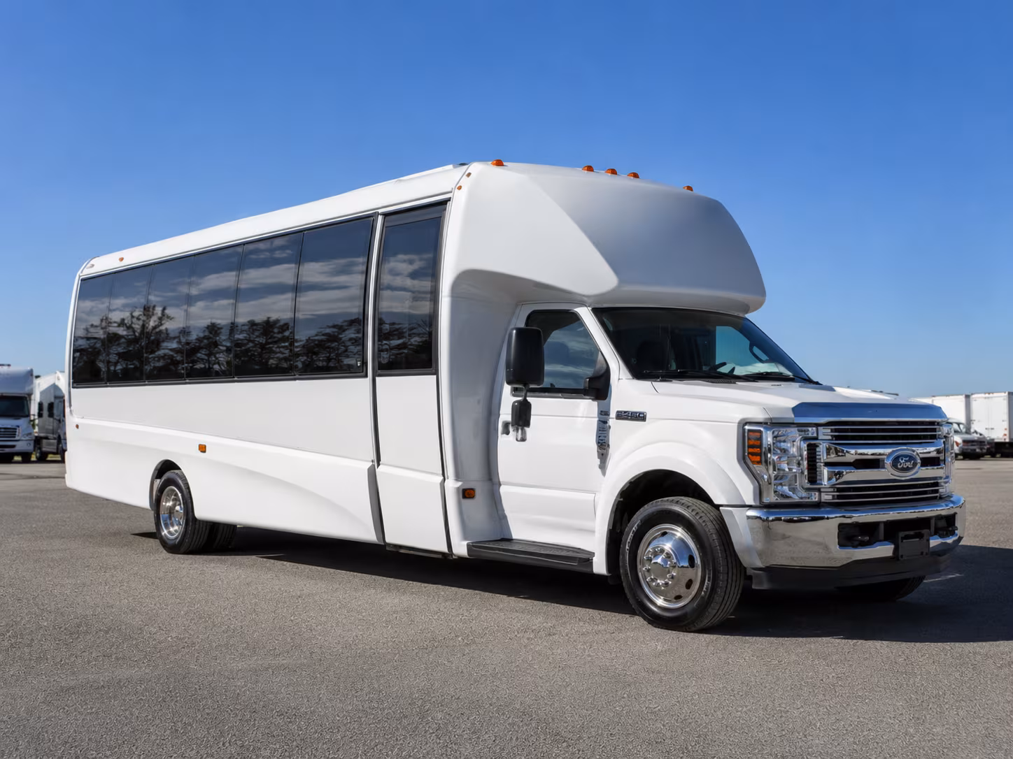 charter buses for corporate events and employee shuttles in rochester hills