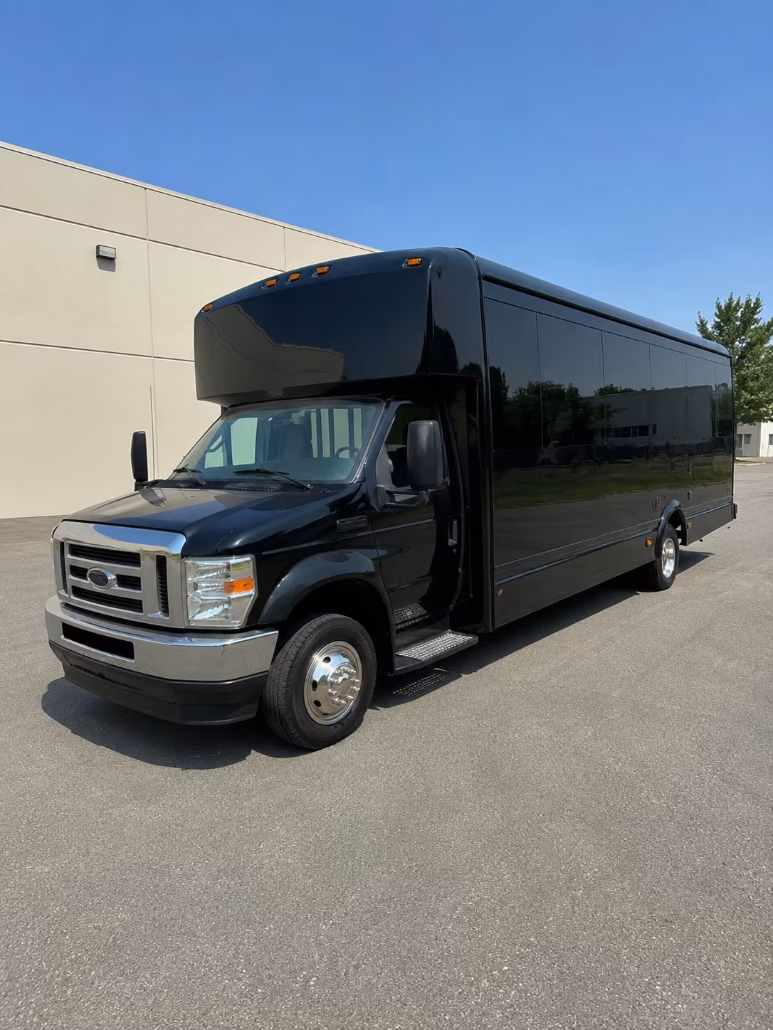 pine knob music theatre rochester hills party bus rental