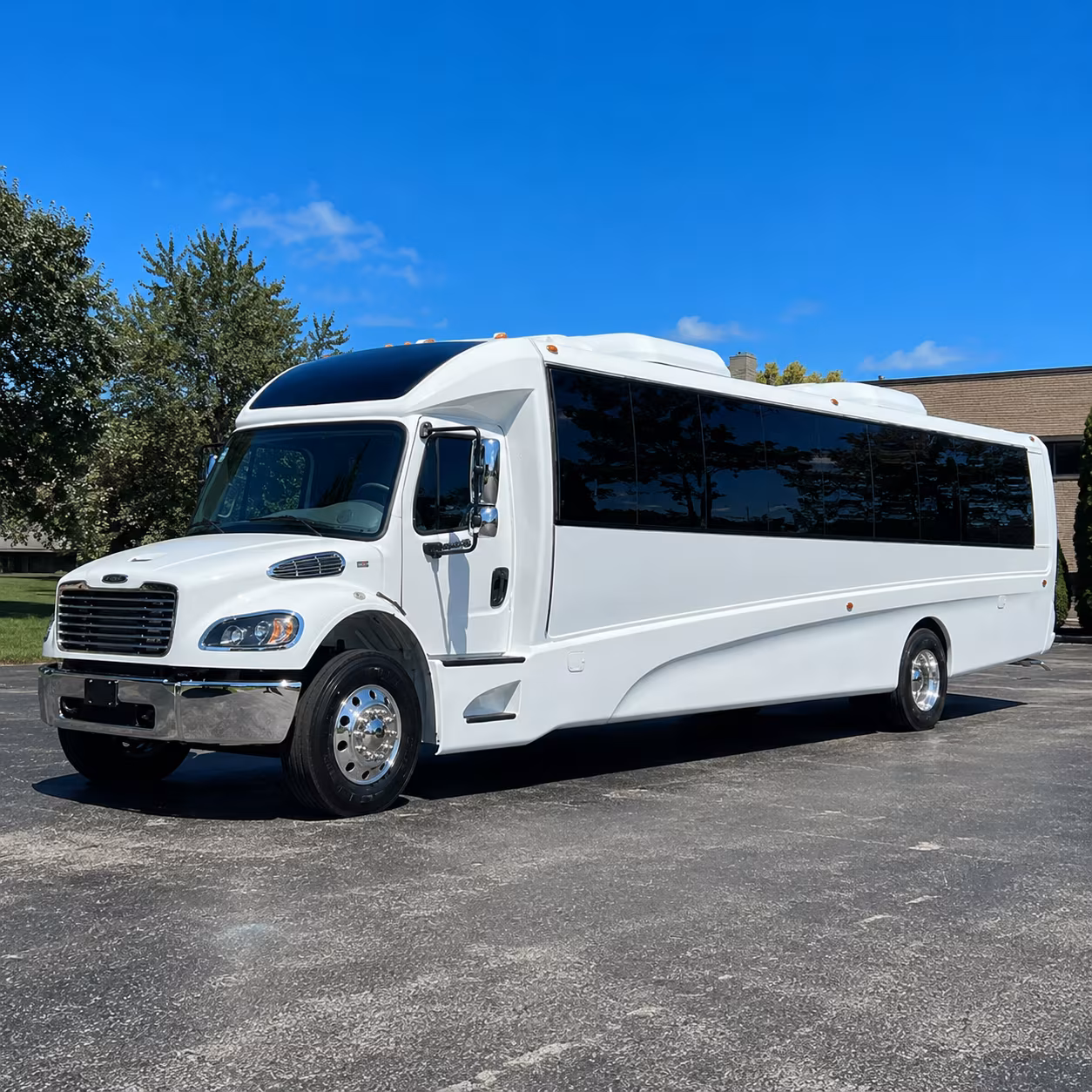 rochester hills 15 passenger minibus