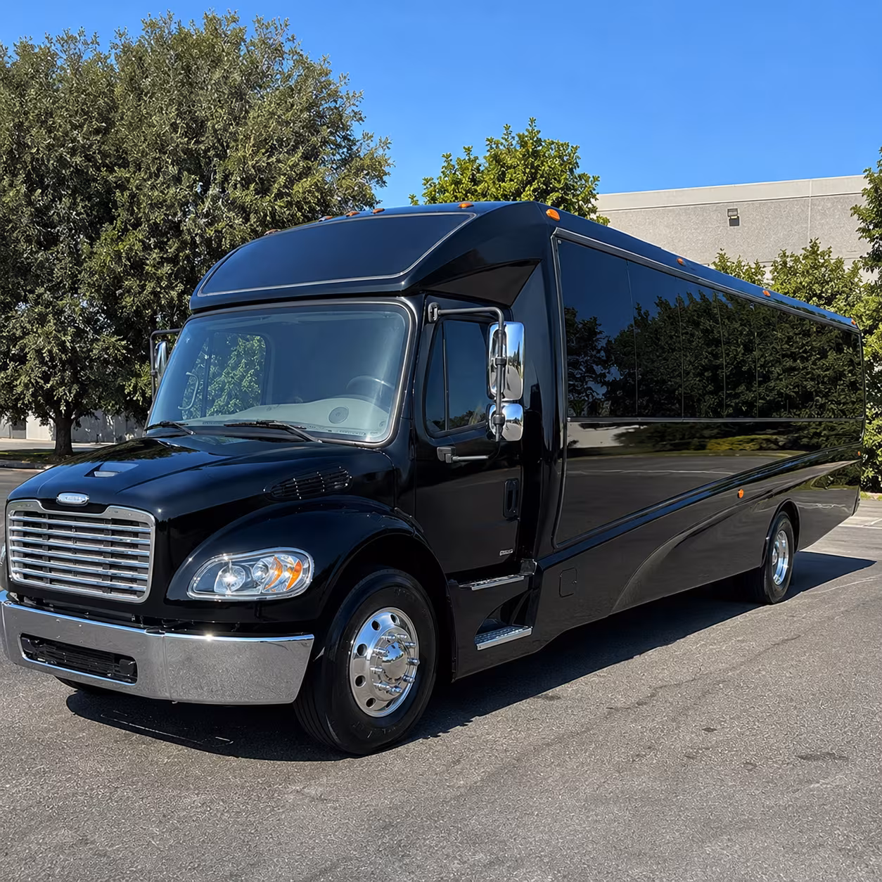 rochester hills 20 passenger minibus