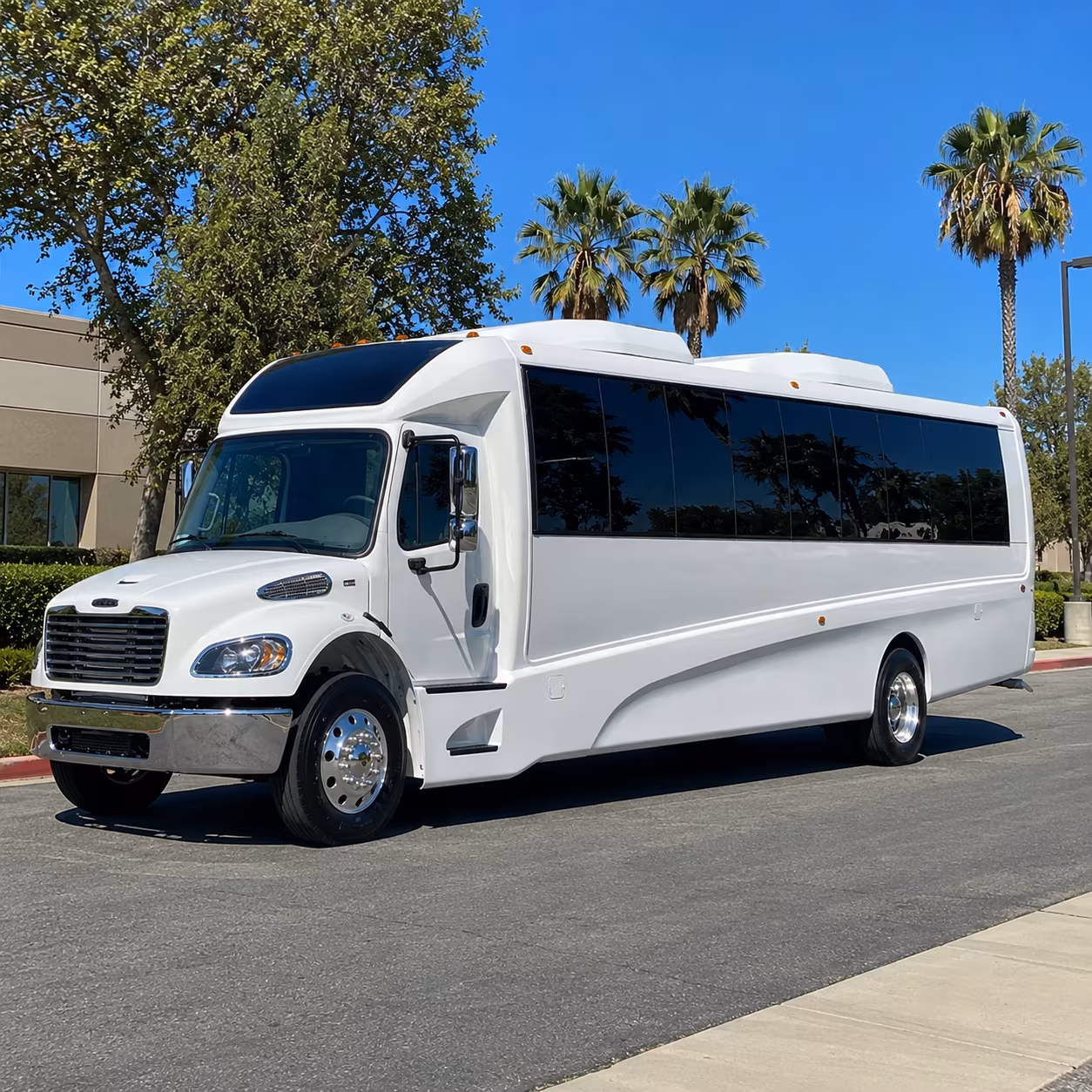 rochester hills 28 passenger minibus