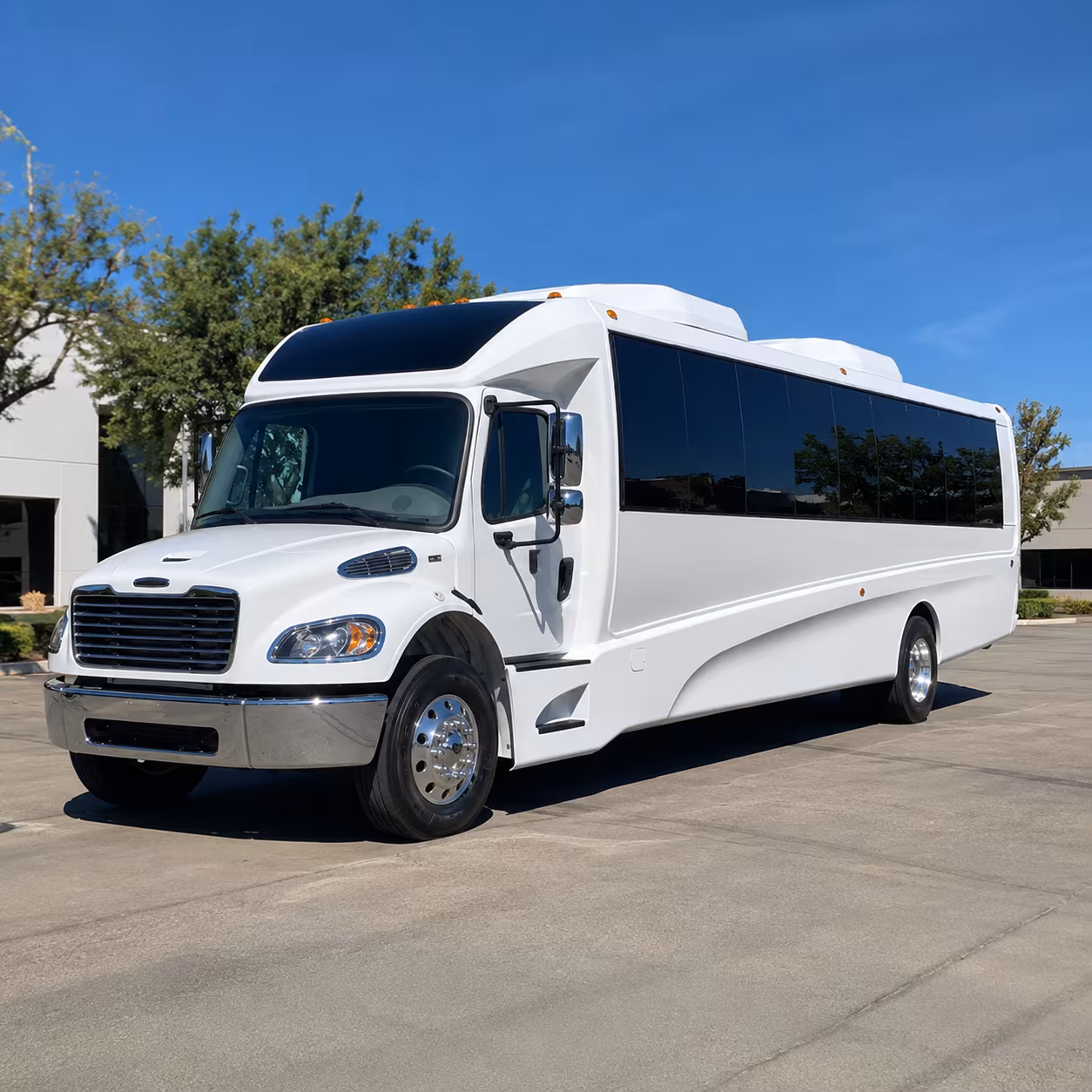 rochester hills 35 passenger minibus