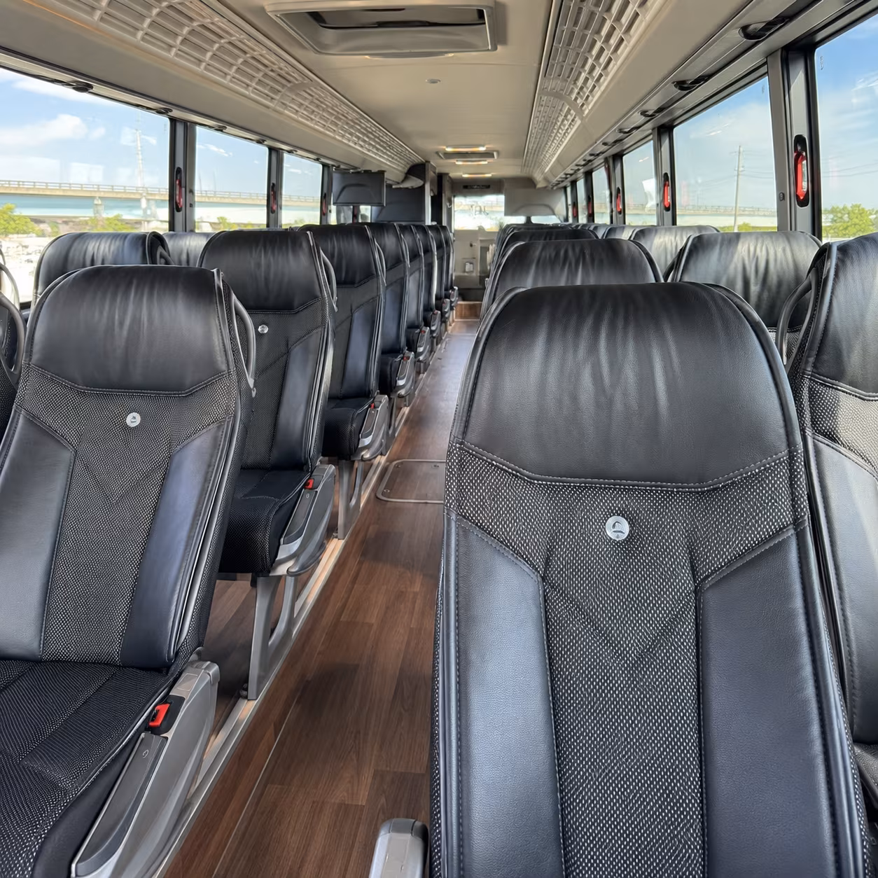 rochester hills to chicago long distance bus rentals