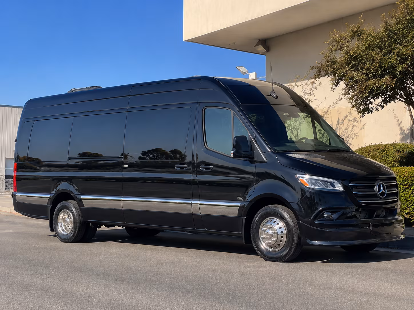 sprinter limo rentals for rochester hills prom couples and small groups